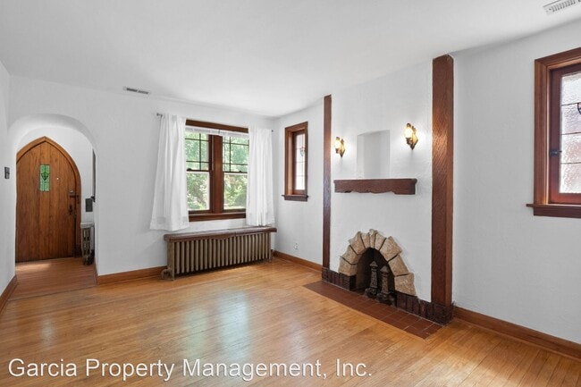 Building Photo - 2 br, 1 bath House - 4024 Parker Ave.