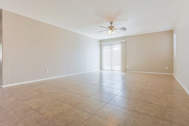 Building Photo - 43759 Colby Dr