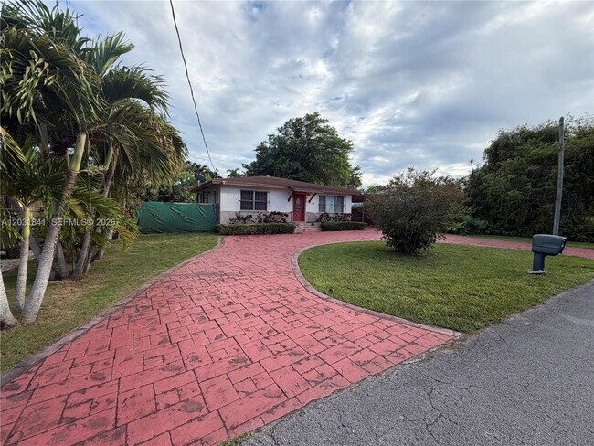 Foto del edificio - 6318 SW 27th St