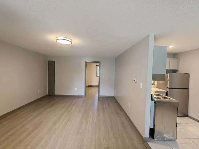 Building Photo - Vernon Pines Apartments