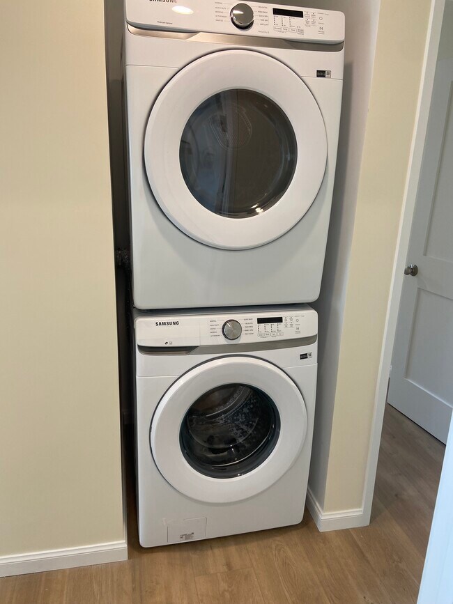 Laundry - 3118 W 48th St