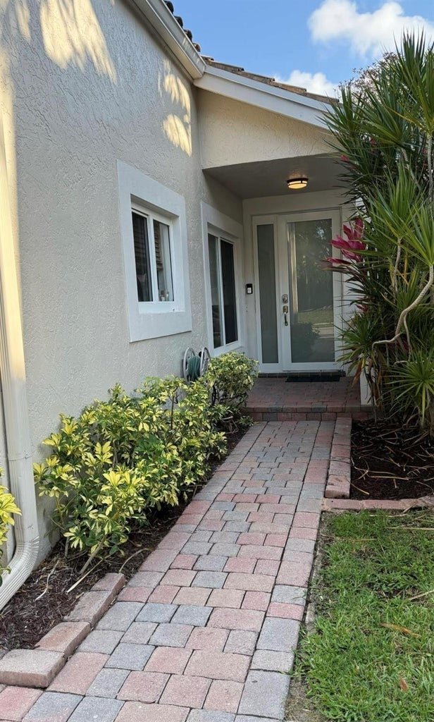 Foto del edificio - 6165 NW 77th Pl
