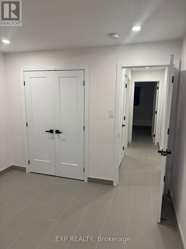 Photo du bâtiment - 2434 Clover St