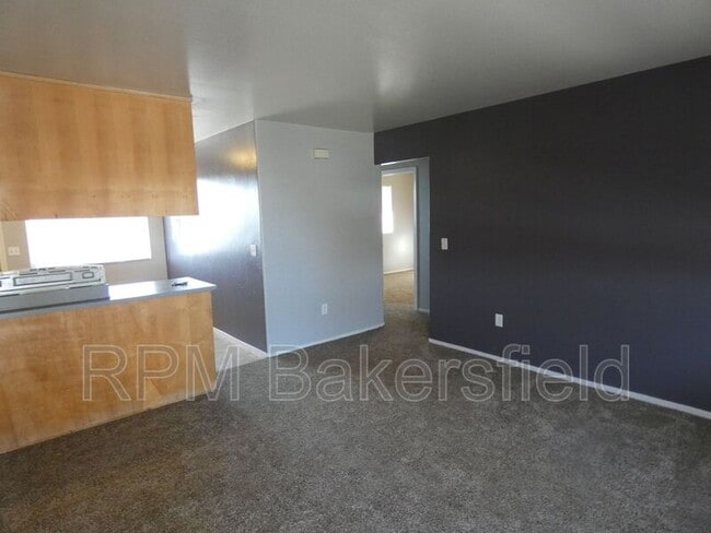 Building Photo - 216 S Owens St