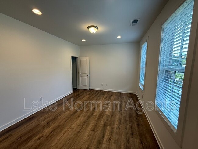Building Photo - 222 Gilead Rd