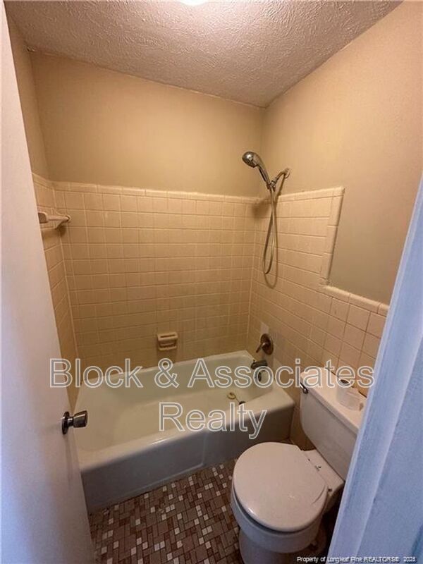 Foto del edificio - 4959 Fieldcrest Dr