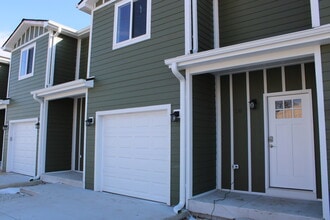 Building Photo - 107 E Division St