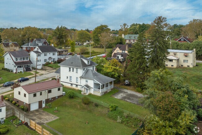 In Uniontown, city life is still full of greenery and nature.