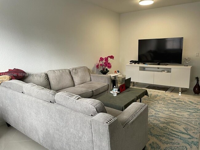 Foto del edificio - 9602 Town Parc Cir S