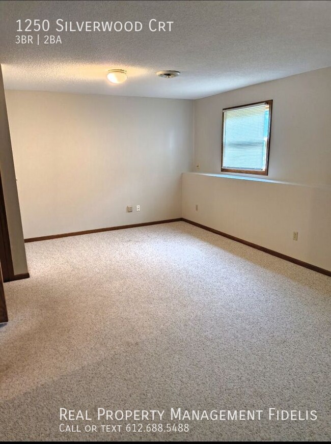Foto del edificio - 1250 Silverwood Ct