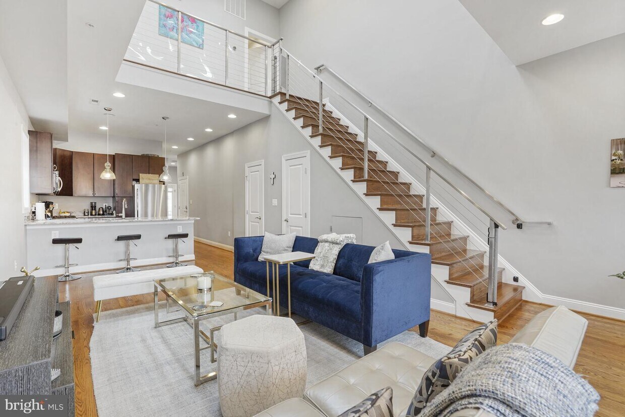 Primary Photo - 636 Q St NW