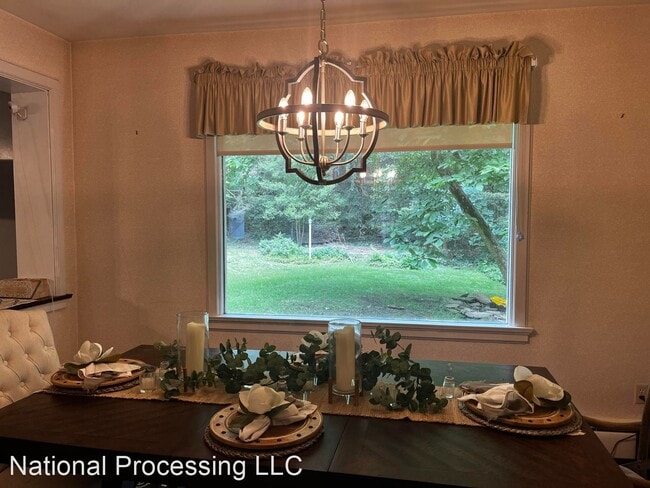 Building Photo - 5 br, 3.5 bath House - 715 North McKean St...
