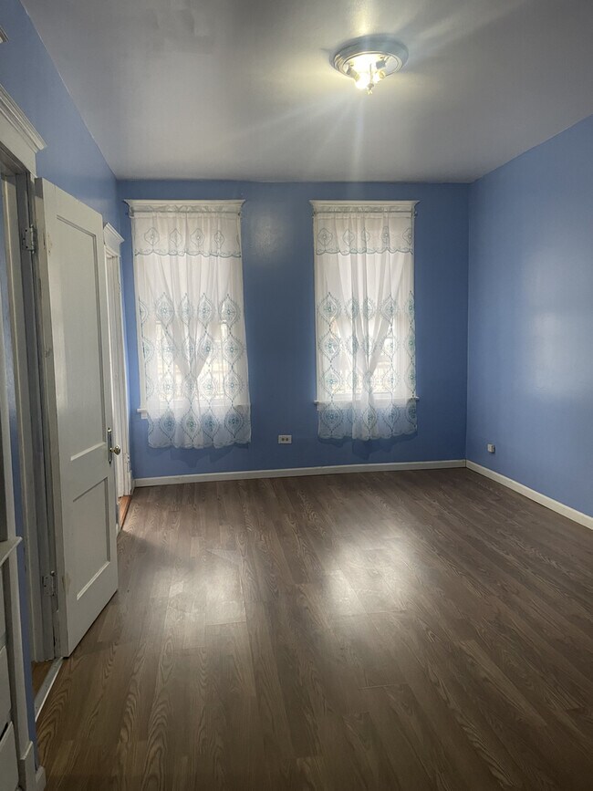 Foto del edificio - 2453 W 46th Pl