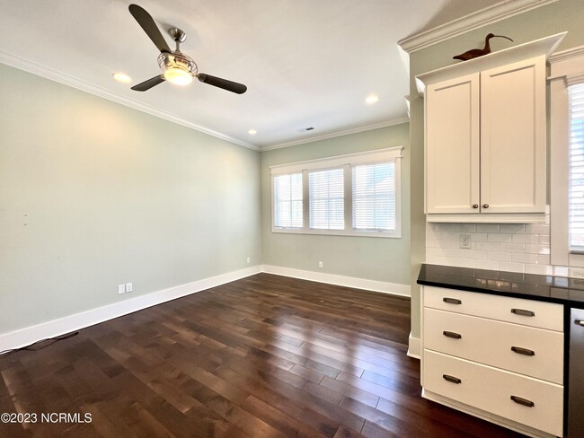 Building Photo - 1712 Tearthumb Ct