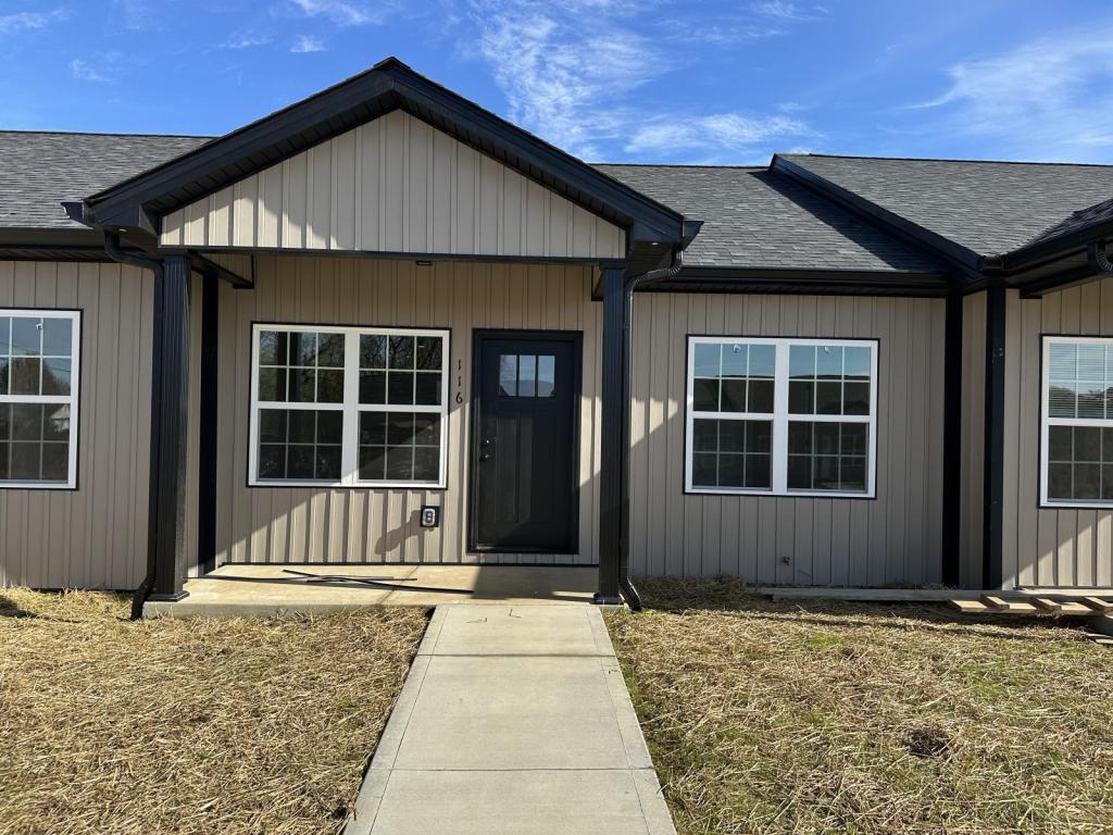 Foto principal - 116 Pinehurst Dr