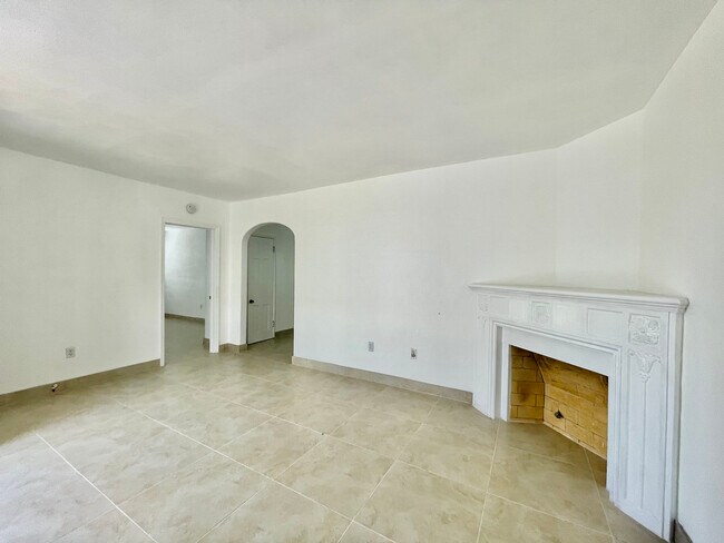Foto del edificio - 9465 Abbott Ave