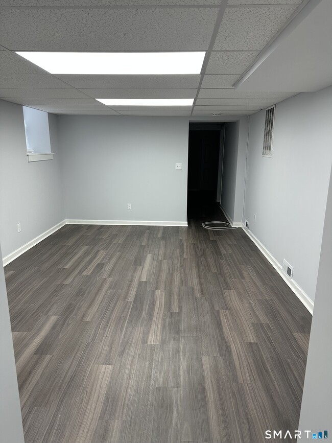 Building Photo - 104 East Ave