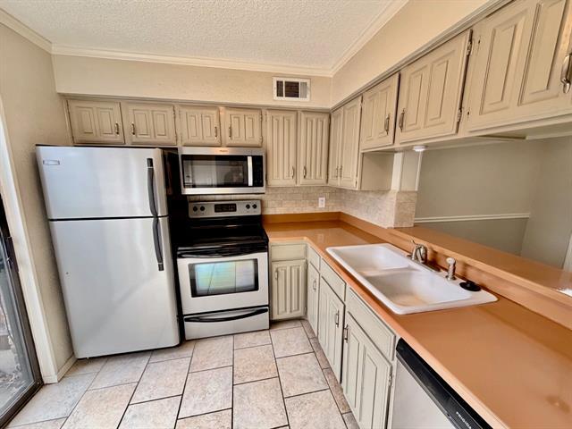 Foto del edificio - 333 Melrose Dr