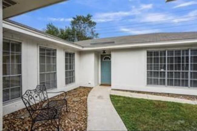 Building Photo - 13330 Cologne Dr