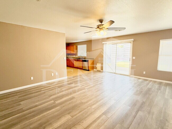 Foto del edificio - 11810 W Sunnyside Dr