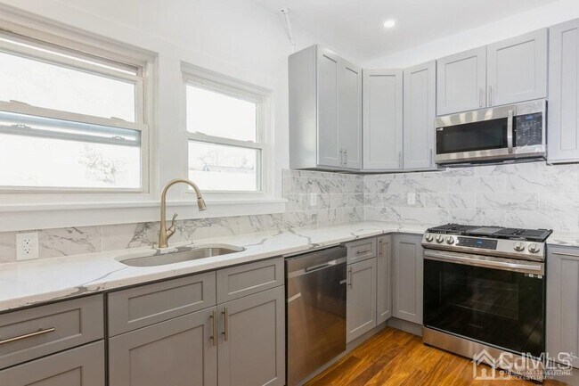 Foto del edificio - 485 S Pine Ave