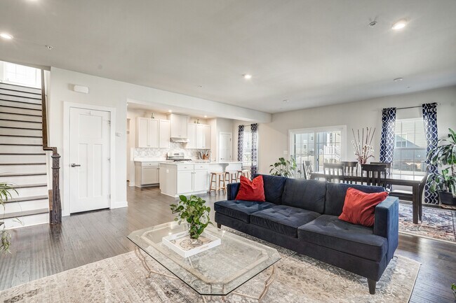 Building Photo - 11100 Wheeler Ridge Dr