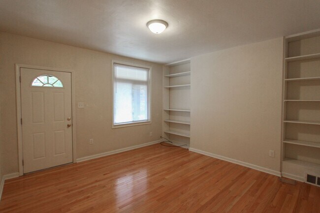Building Photo - 313 Whipple St