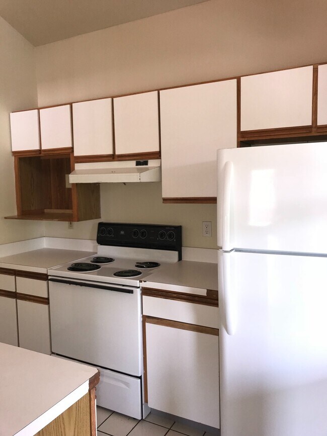 Building Photo - OSU North Campus 5 bedroom 2 bath apartment