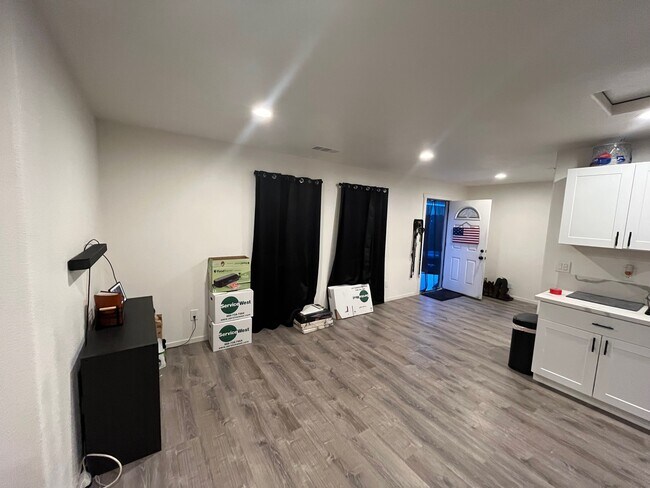 Foto del edificio - 125 N Walnut Ave