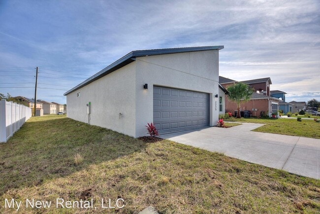 Building Photo - 4 br, 2 bath House - 2215 Pecos Court