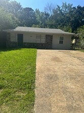 Building Photo - 3004 Walker St
