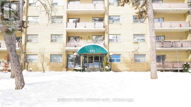 Photo du bâtiment - 308-972 EGLINTON Ave