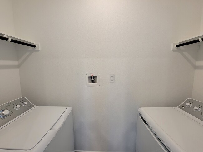 Foto del edificio - 1609 Cobblecrest Ln