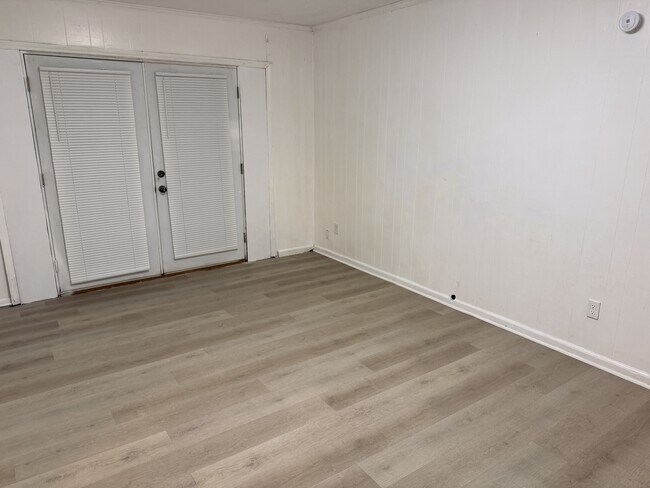 Foto del edificio - 3633 Woodley Rd