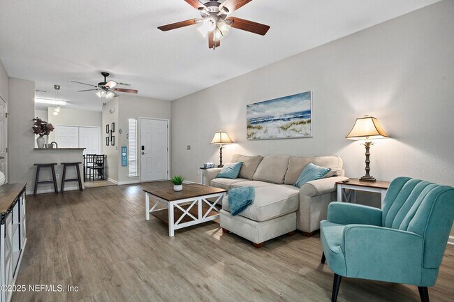 Building Photo - 677 Scrub Jay Dr