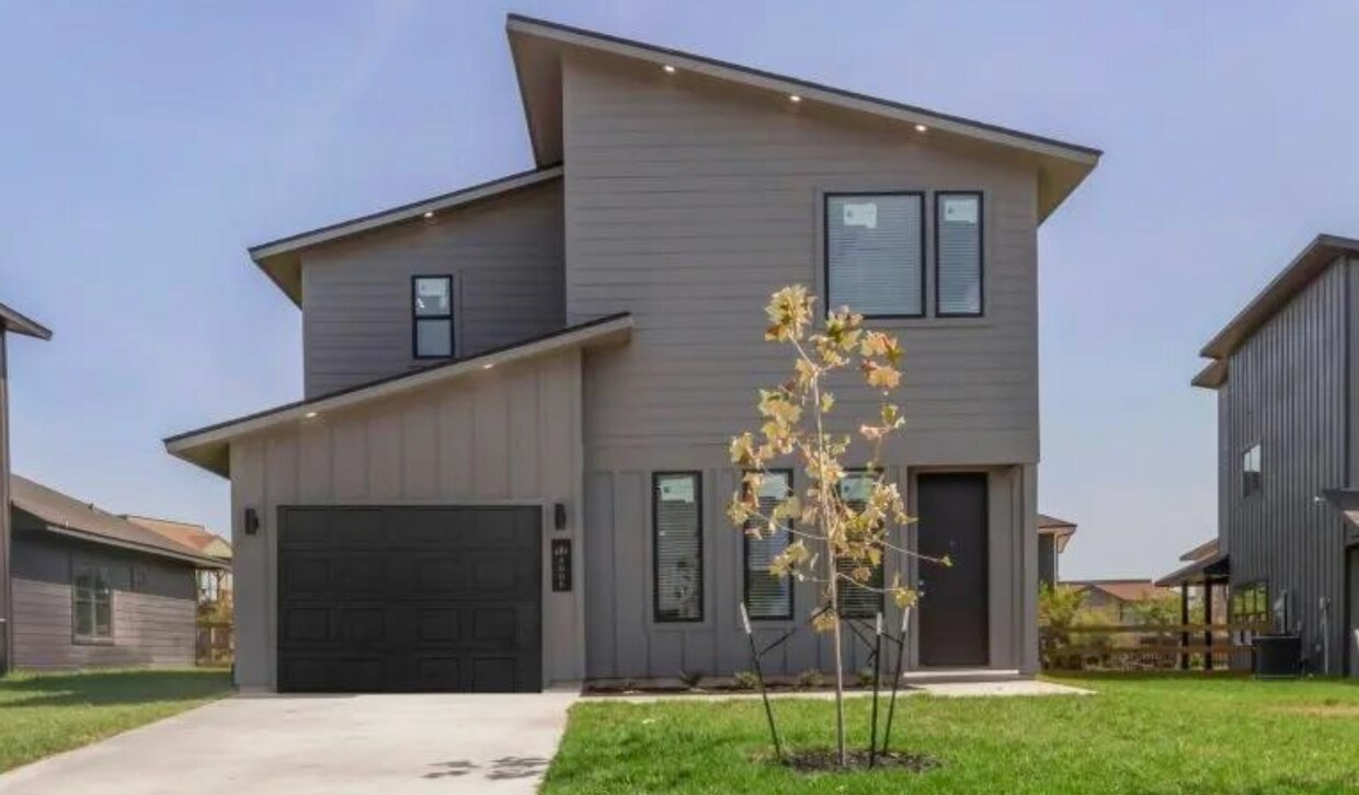 Foto principal - 4500 Gloria Allen Dr