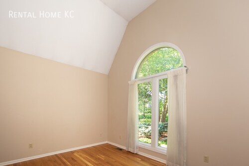 Building Photo - 3205 W 130th St