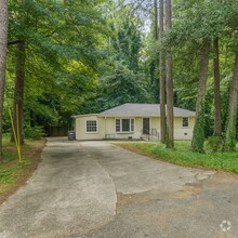 Building Photo - 582 Boyds Dr SE