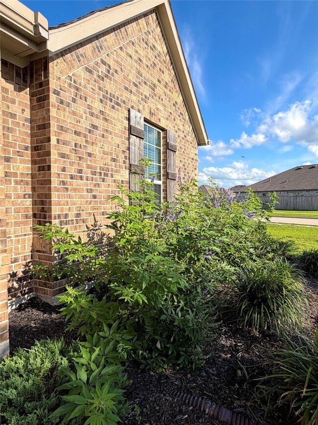 Building Photo - 3715 Rock Ledge Dr