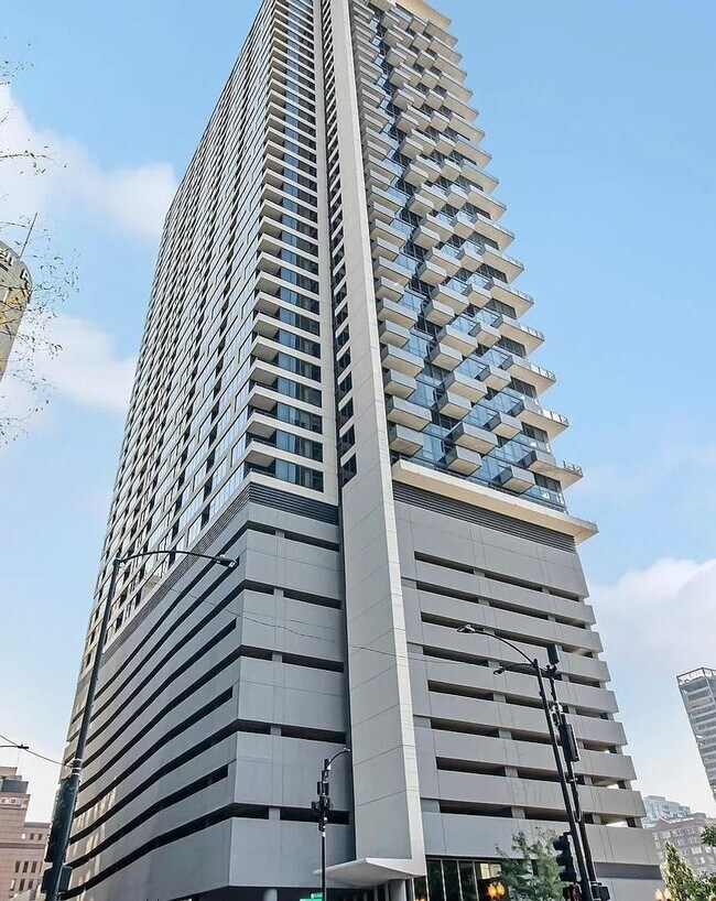 Building Photo - 235 W Van Buren St