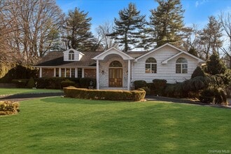 Building Photo - 200 Hummingbird Dr