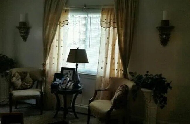 Foto del edificio - 312 62nd St NE