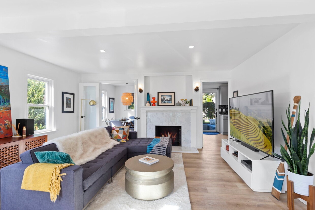 Primary Photo - 16 Oceanview Ave