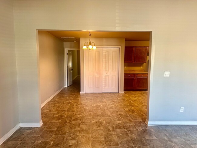 Foto del edificio - 2 bed, 2 bath townhome in Calera