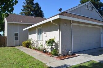 Building Photo - 759 Valley Green Dr