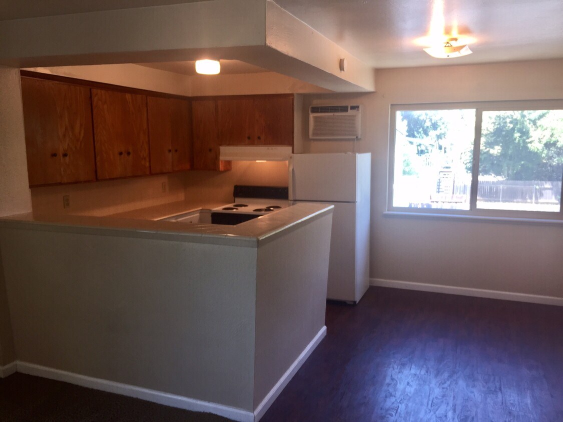 Primary Photo - 867 B St