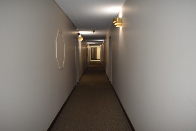 Building Photo - 2201 S Stewart Ave