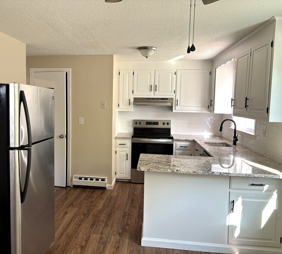 25 Hurlburt St, New Britain, CT 06051 Room for Rent in New Britain