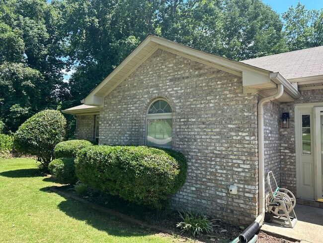 Building Photo - 3 bed/2 bath home in North Florence