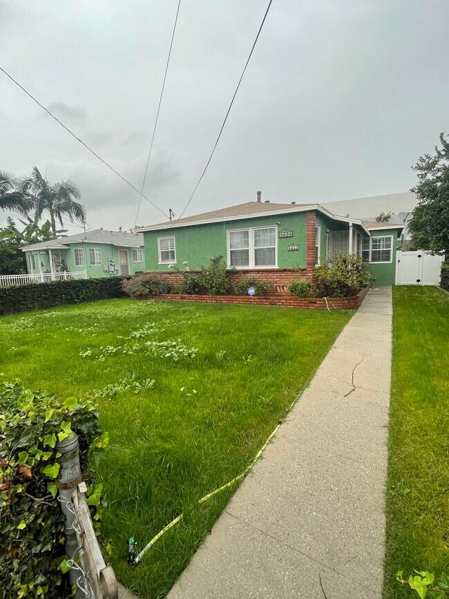 Building Photo - 1631 Del Amo Blvd